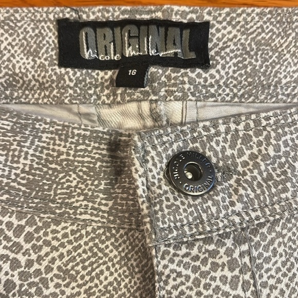 Original  Nicole Miller Sz 16 grey/white snakeskin patterned stretch jeans - Picture 6 of 10